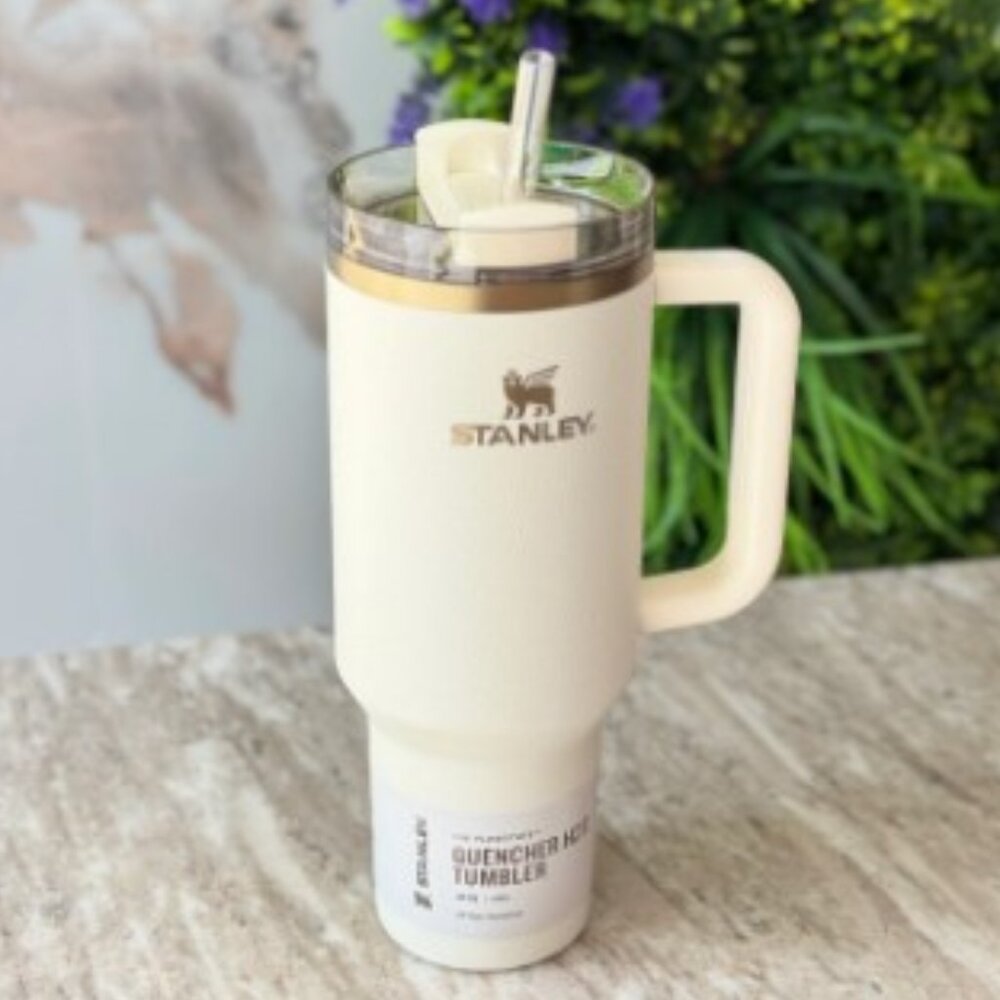 Stanley The Quencher ProTour Flip Straw Tumbler | 40 OZ | Cream Moon | NWT